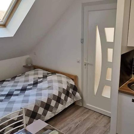 Appartamento Studio Cosy Douillet et Fonctionnel Savigny-le-Temple Esterno foto