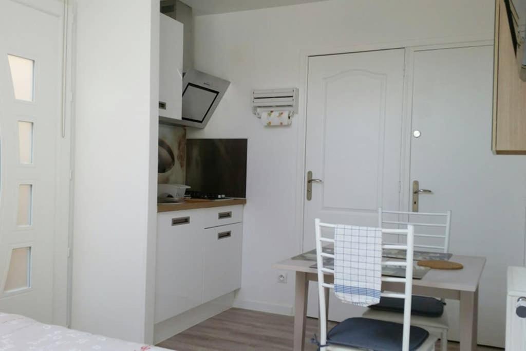 Appartamento Studio Cosy Douillet et Fonctionnel Savigny-le-Temple Esterno foto